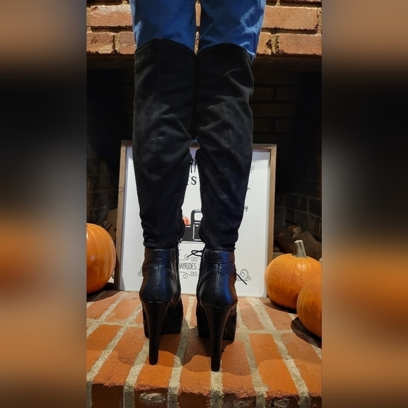 Jlo Vivah Black over the Knee Platform Boots with lace up front Size 7 1/2 M - Picture 13 of 16